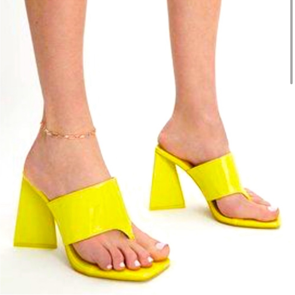 Soraya Mule Thong Sandal Y2K Block Heel Sandal Yellow Vegan size 6.5